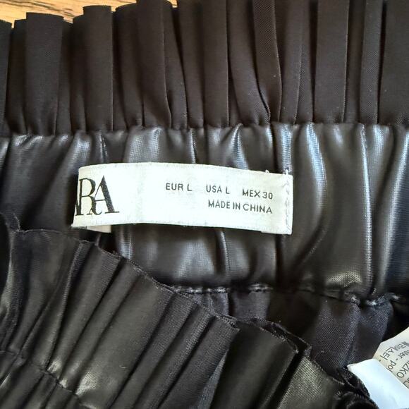 Zara Faux Leather Pleated Skirt/Skort Size L Wide Waistband - Picture 7 of 7